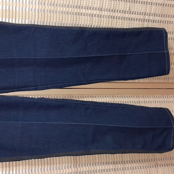 Braxton Jeans - Picture 3 of 8